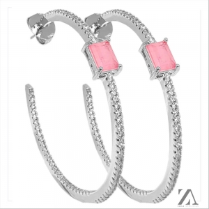 xx_argola-pedra-quadrada-rosa-com-detalhes-em-micro-zirconia-72c7928878e11045493f7b006ff45639.jpg